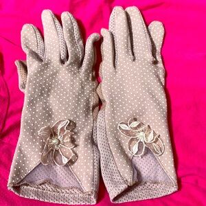 Pink polkadots gloves